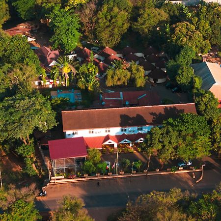 Keys Hotel Moshi Exterior foto