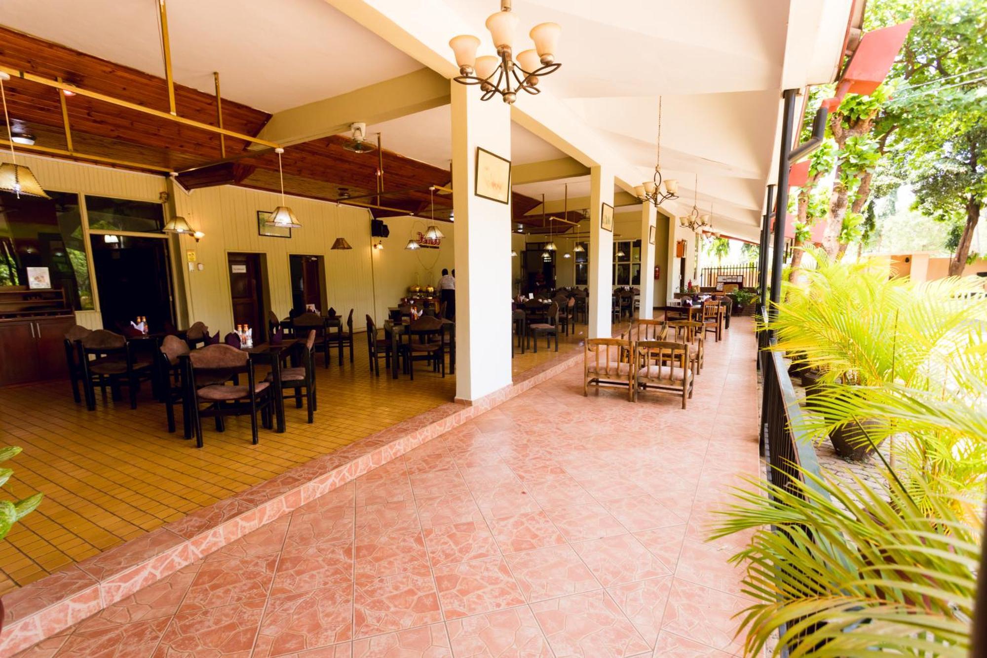 Keys Hotel Moshi Exterior foto