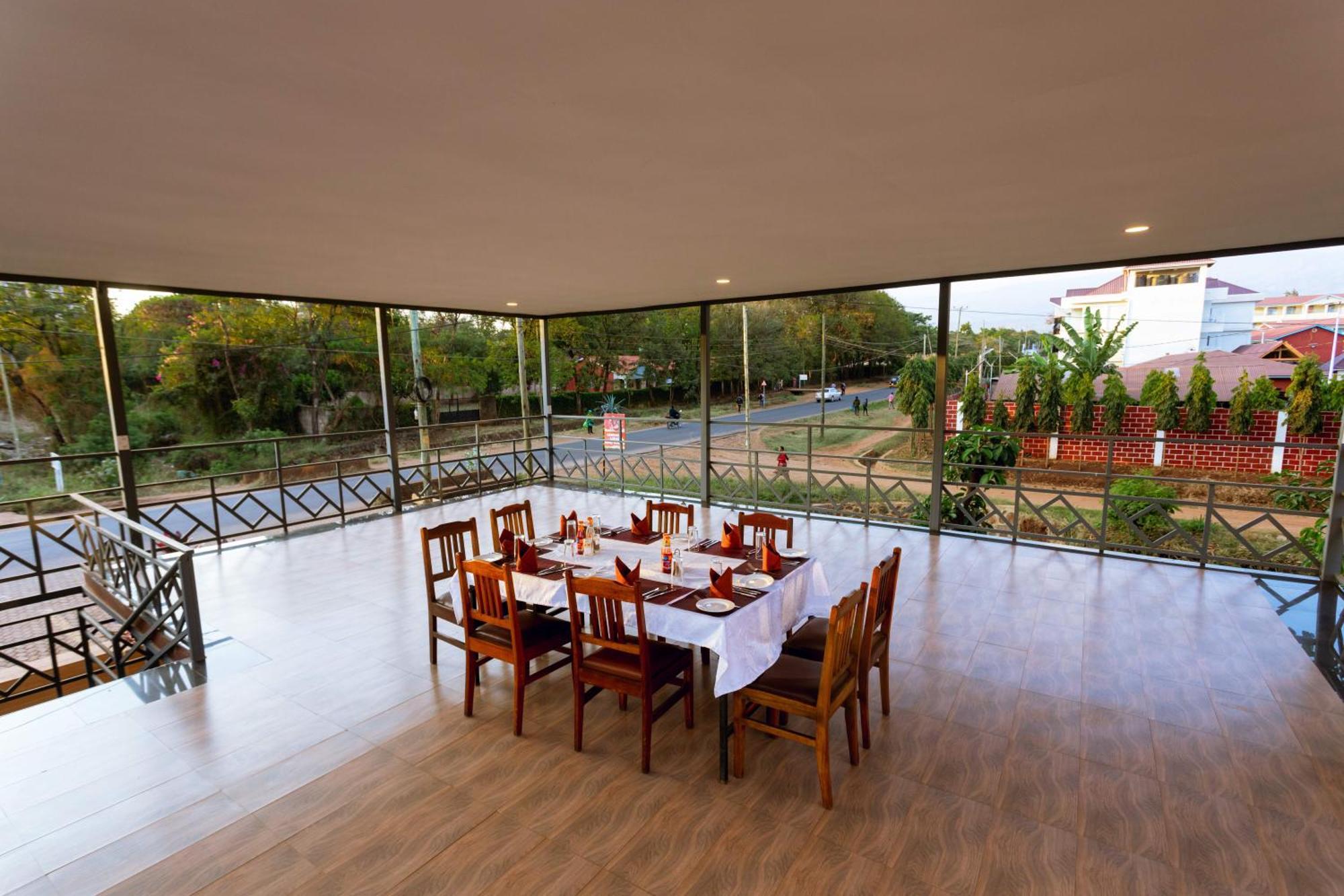 Keys Hotel Moshi Exterior foto