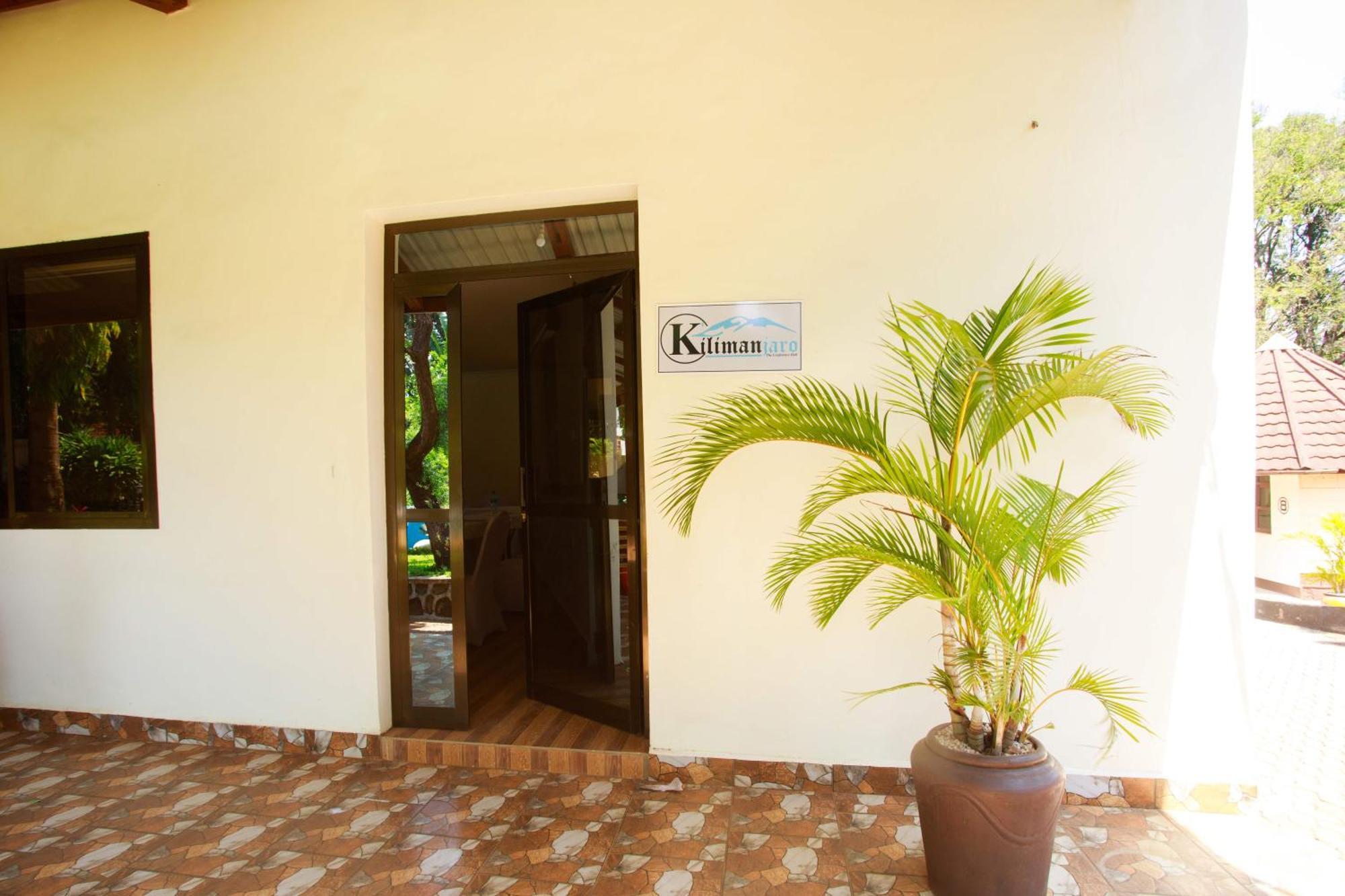 Keys Hotel Moshi Exterior foto