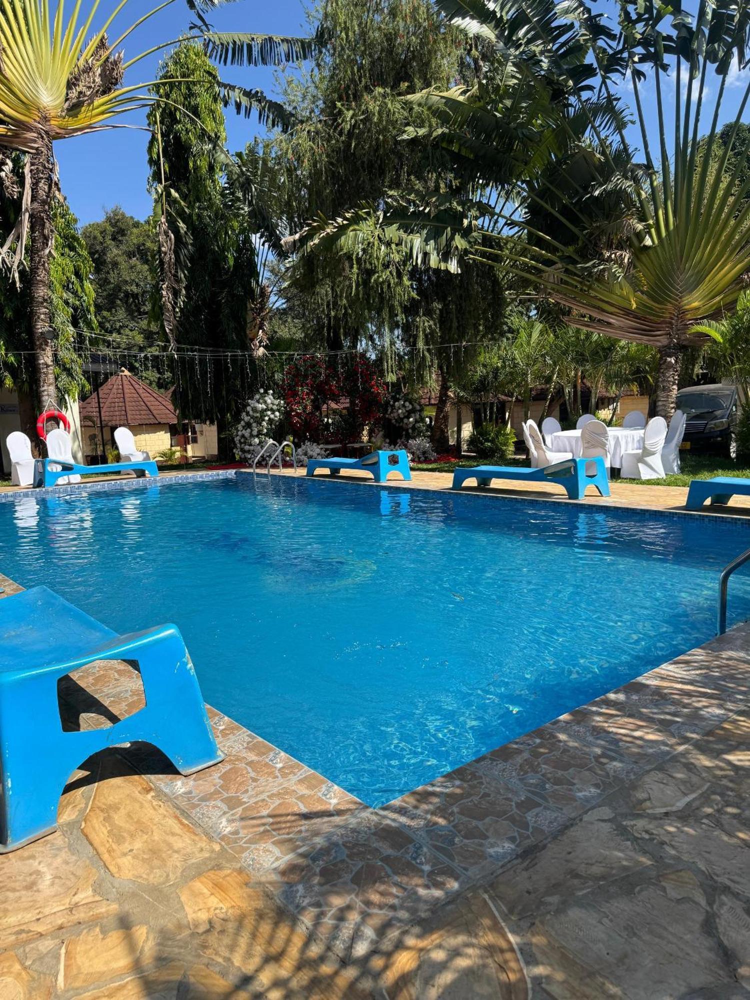 Keys Hotel Moshi Exterior foto